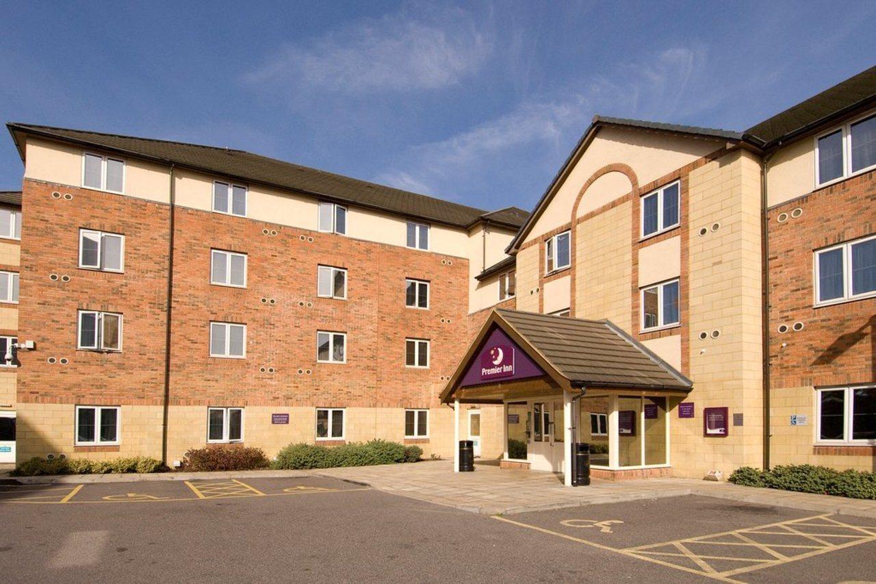 Premier 3* Slough